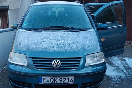 VW Sharan 283.000 km 2.450 &euro; Essen 45145