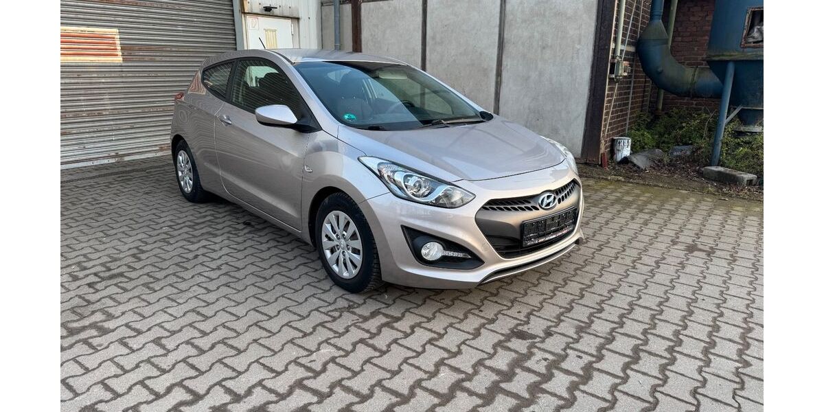 Hyundai i30 180.000 km 4.400 &euro; Gladbeck 45966