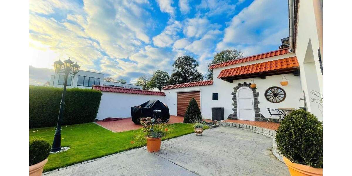 Exklusives Einfamilienhaus mit weitläufigem Garten und baureifem Bauland 5 zimmer