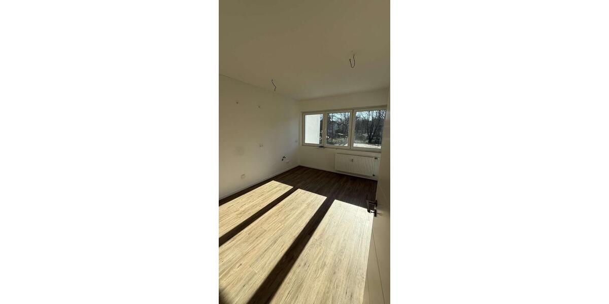 Etagenwohnung Duisburg Huckingen - 4 Zimmer, 118 m&sup2;, 1.650&euro; | Angebot:26276368