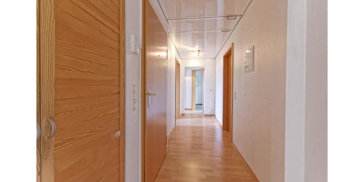 Dachgeschoßwohnung Oberhausen Biefang - 4 Zimmer, 96 m&sup2;, 227.000&euro; | Angebot:26940519