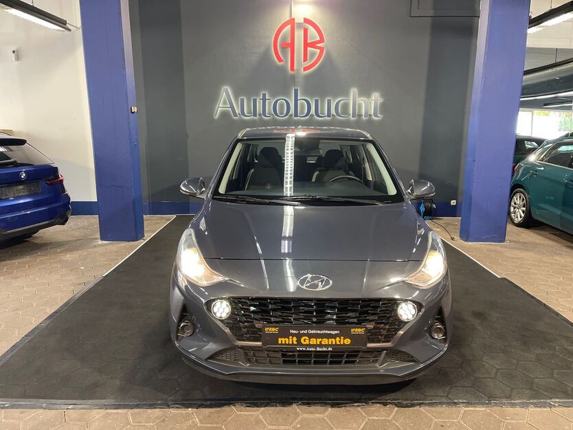 Hyundai i10 2.580 km 16.099 € Oberhausen 46045