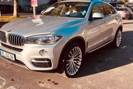 BMW X6 249.000 km 23.500 € Düsseldorf 40472