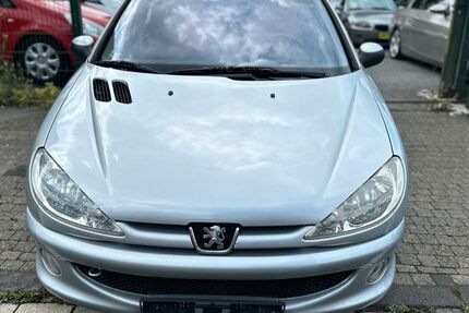 Peugeot 206 135.000 km 1.999 € Essen 45359