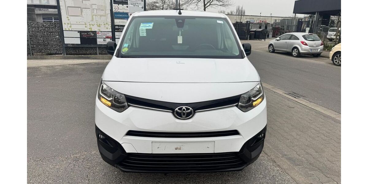 Toyota Proace City 124.000 km 12.890 &euro; Gelsenkirchen 45884