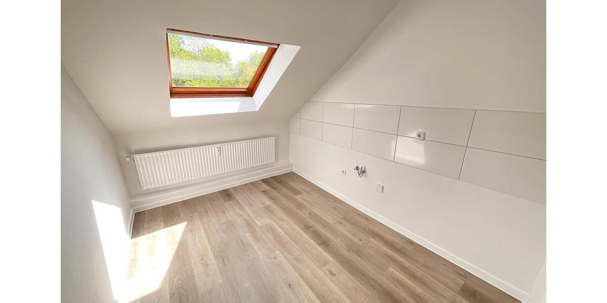 Schöne Dachgeschosswohnung mit Denkmalschutz 3 zimmer