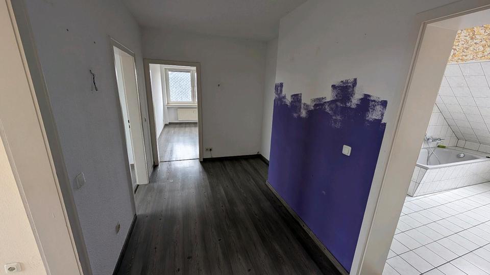 Dachgeschoßwohnung Oberhausen - 3 Zimmer, 70 m&sup2;, 630&euro; | Angebot:25511502