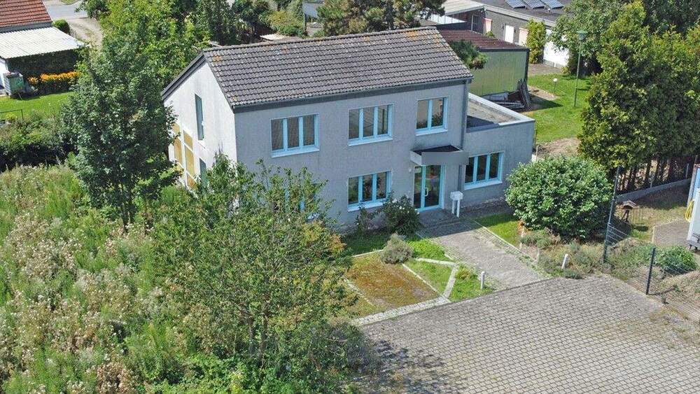 Gewerbeobjekt Voerde Holthausen - 7 Zimmer, 140 m&sup2;, 390.000&euro; | Angebot:25154929