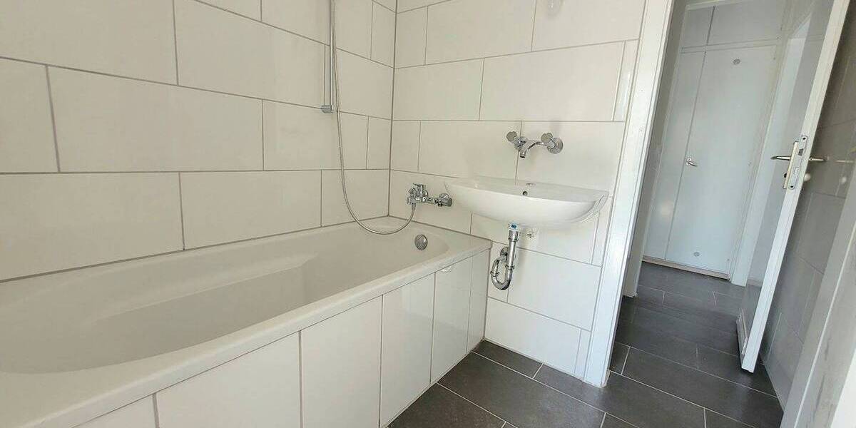 Etagenwohnung Essen Freisenbruch - 3 Zimmer, 74 m&sup2;, 599&euro; | Angebot:26903978