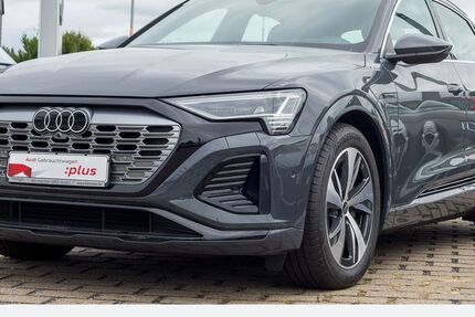 Audi Q8 e-tron 6.350 km 57.390 € Oberhausen 46047