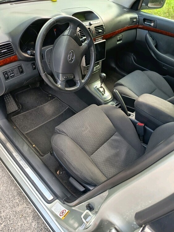 Toyota Avensis 215.000 km 7.000 € Dinslaken 46535