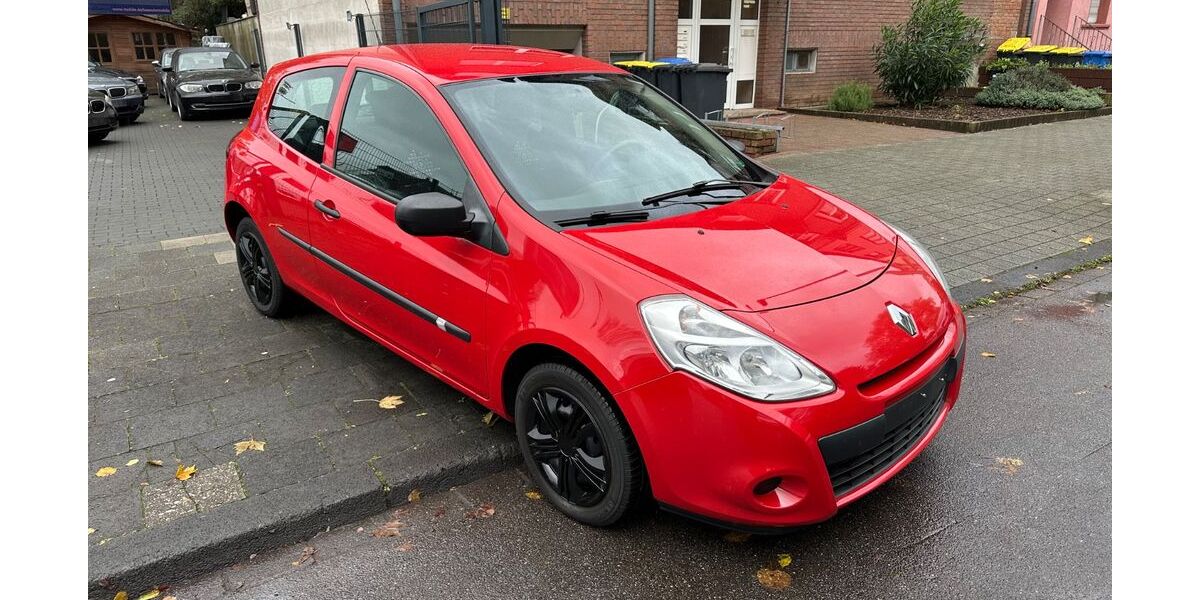 Renault Clio 148.000 km 2.599 &euro; Duisburg 47226