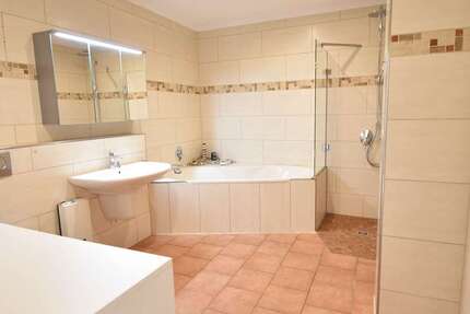 Wohnung Dinslaken Blumenviertel - 2 Zimmer, 66 m&sup2;, 540&euro; | Angebot:26639243