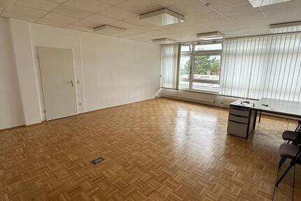 Stilvolle Bürofläche mit großzügiger Raumaufteilung zimmer