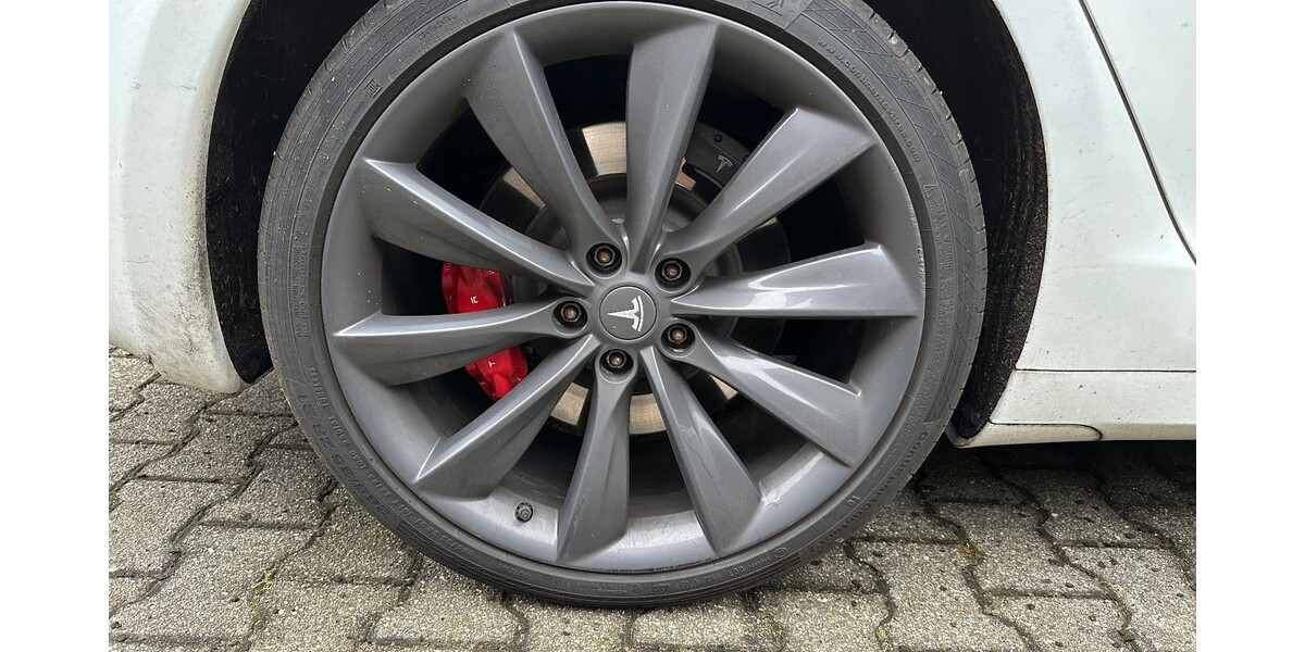 Tesla Model S 132.000 km 29.900 &euro; Herne 44623