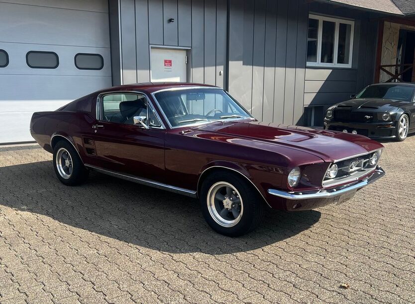 Ford Mustang 18.697 km 139.000 € Wuppertal 42389