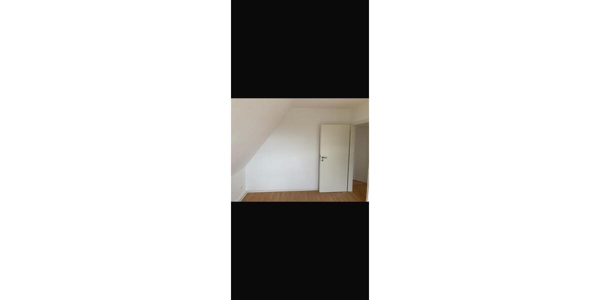 Dachgeschoßwohnung Essen Stadtbezirk VIII - 2 Zimmer, 55 m&sup2;, 606&euro; | Angebot:25612862