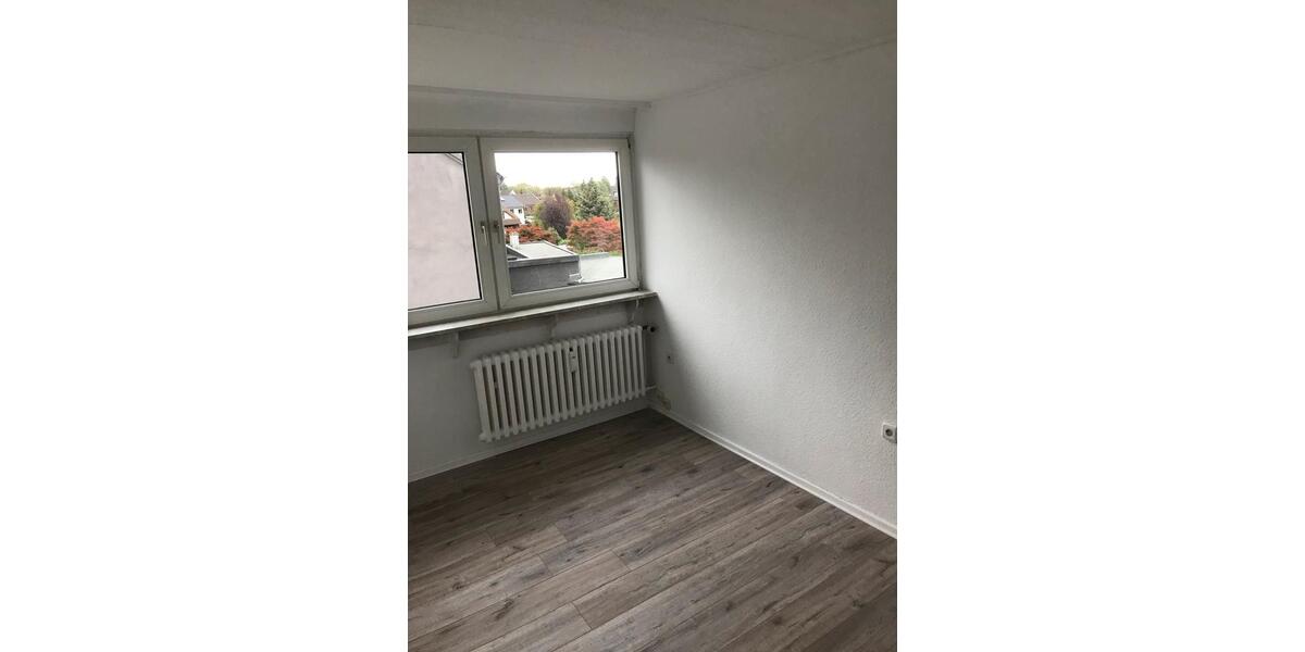 Dachgeschoßwohnung Oberhausen Biefang - 3.5 Zimmer, 65 m&sup2;, 740&euro; | Angebot:25404156