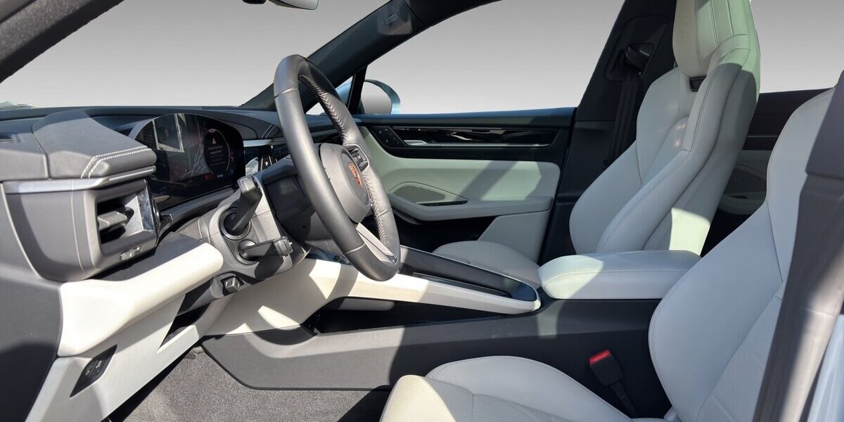 Porsche Macan Electric 4S Bose Pano AHK PASM PDLS+ HA-Lenk 15.287 km 47.500 &euro; Wuppertal 42327