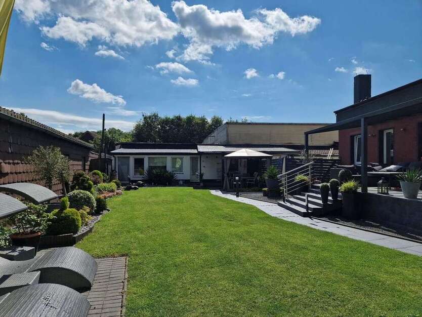 Haus zum Kaufen in Dortmund Hostedde 820.000 € 420 m² 19 zimmer