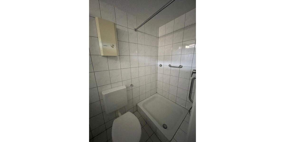 Wohnen am Duisburger Kaiserberg: großzügig aufgeteilte, vor 3 Jahren modernisierte 3- Zimmer-Wohnung (zwei Balkone). 3 zimmer