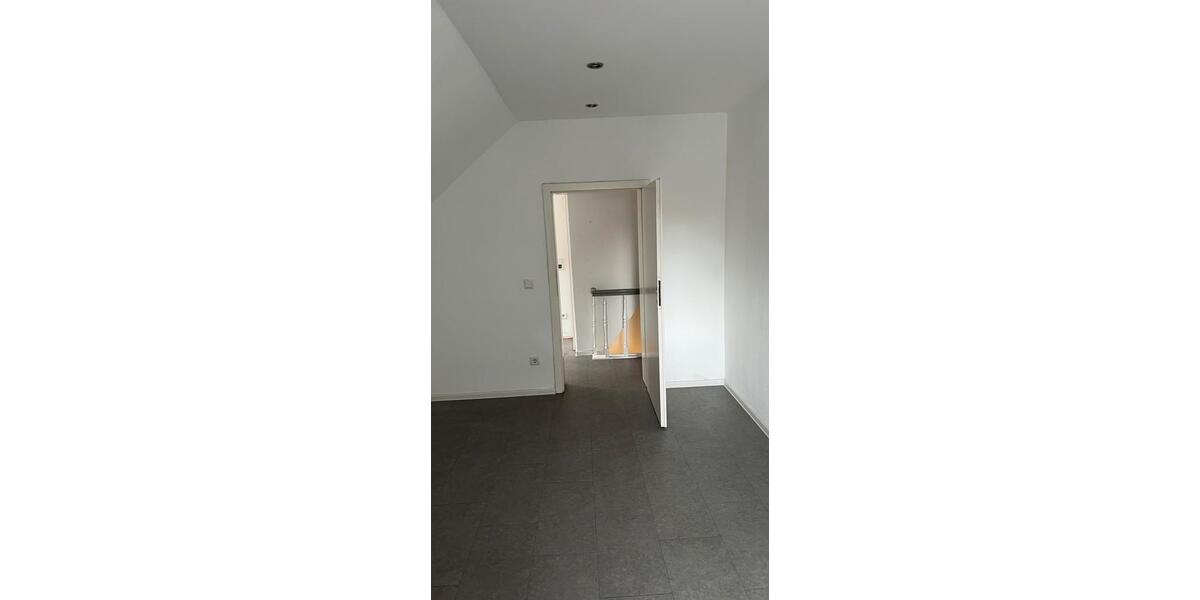 Doppelhaushälfte Essen Stadtbezirk VI - 6 Zimmer, 120 m&sup2;, 320.000&euro; | Angebot:26557826
