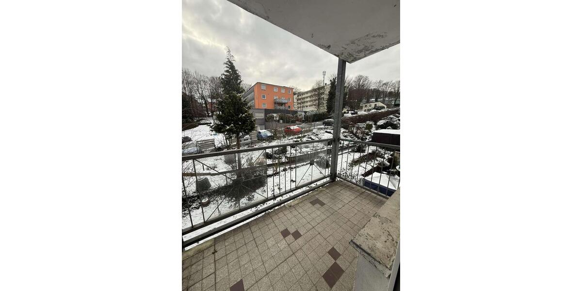 Charmante 4-Zimmer-Wohnung mit Balkon in zentraler Lage – ca. 120 m² Wohnfläche 4 zimmer