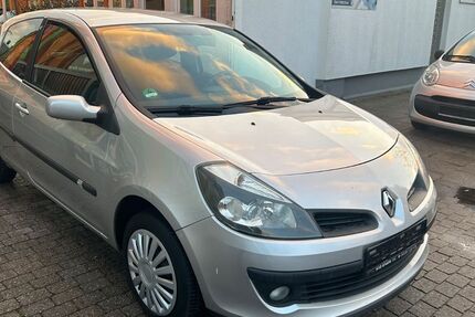 Renault Clio 170.000 km 1.990 &euro; Essen 45143