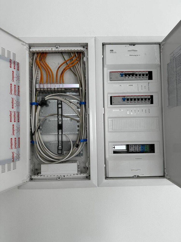 3,5 Zimmer-Neubau-Wohnung, Aufzug, Barrierefrei mit günstigen Sonnen-Energie (A+)