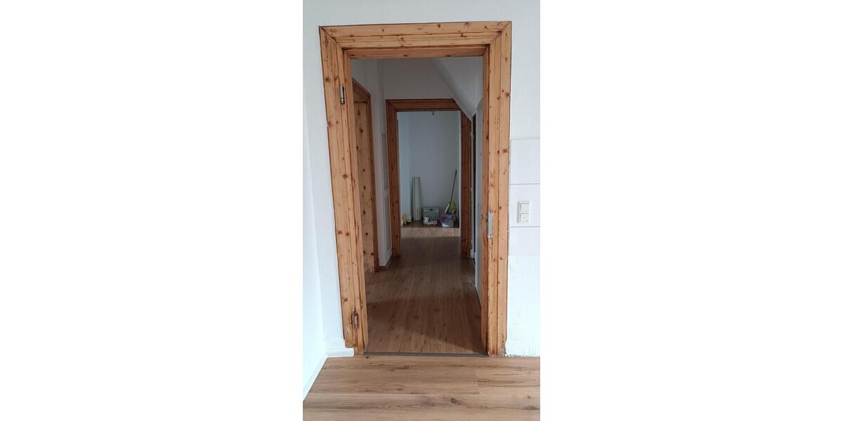 Dachgeschoßwohnung Wuppertal Gemarkung Langerfeld - 4 Zimmer, 100 m&sup2;, 1.000&euro; | Angebot:26324943