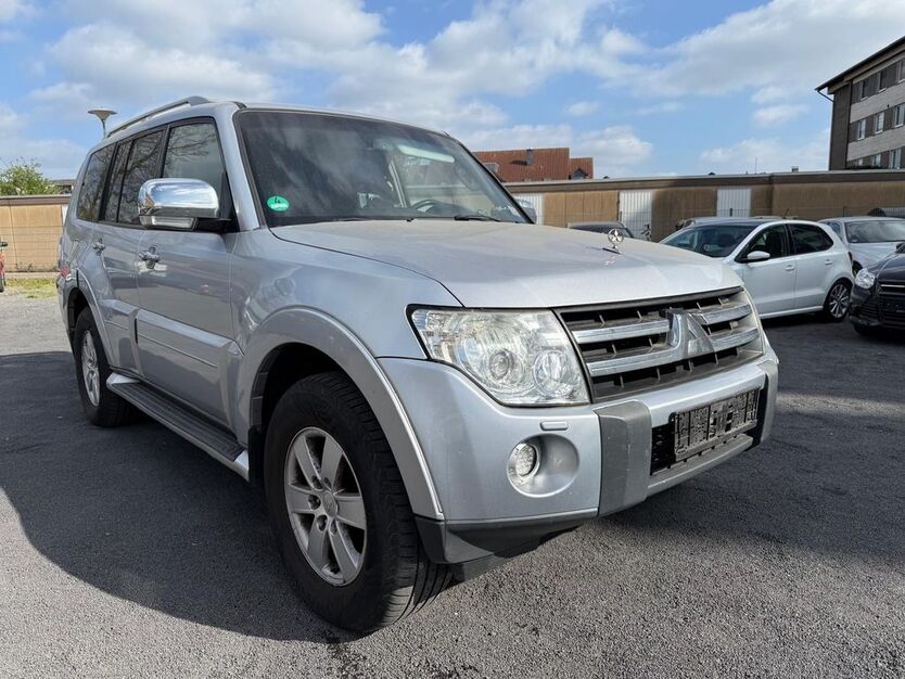 Mitsubishi Pajero 322.000 km 6.300 € Bottrop 46238