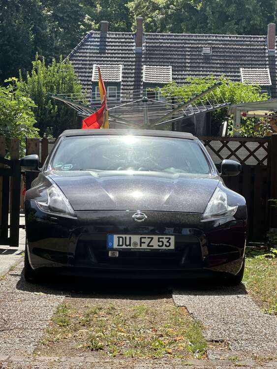 Nissan 370Z 68.000 km 28.000 € Duisburg 47198