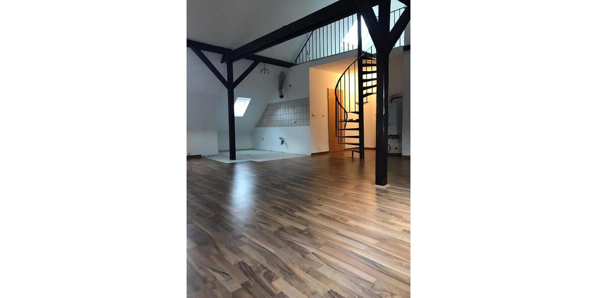 Dachgeschoßwohnung Bochum Höntrop - 4.5 Zimmer, 135 m&sup2;, 945&euro; | Angebot:24740012