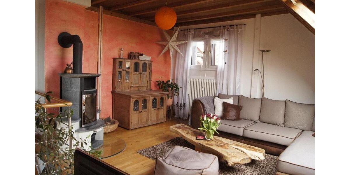 Lichtdurchflutete Dachgeschosswohnung Gahlen 3 zimmer