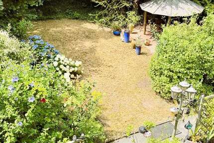 Haus zum Kaufen in Oberhausen 429.000 € 168 m² 9 zimmer