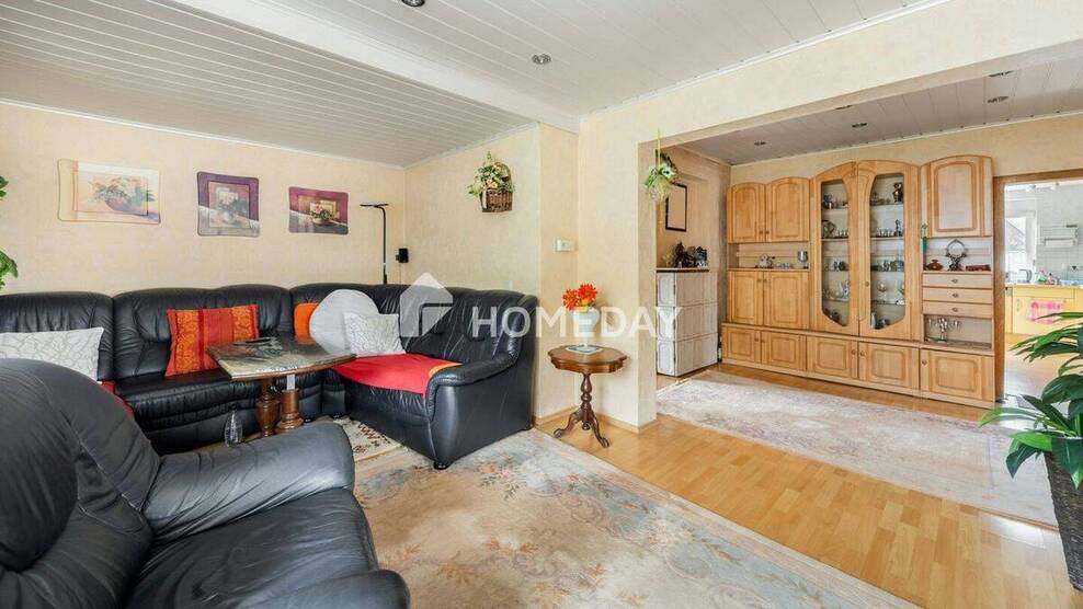 Einfamilienhaus mit Einliegerwohnung, großem Grundstück und vielseitigen Nutzungsmöglichkeiten 8 zimmer