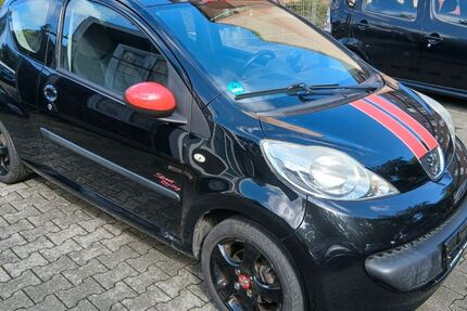 Peugeot 107 125.000 km 2.999 € Oberhausen 46117