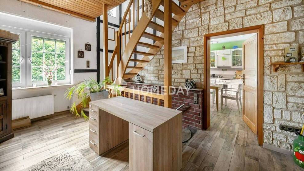 Doppelhaushälfte mit modernisierter Ausstattung, Doppelgarage und nachhaltiger Energieversorgung 5 zimmer