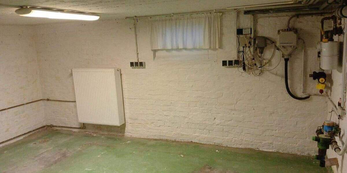 Charmante Doppelhaushälfte mit Hobbyraum, Garagen und idyllischem Garten in Mettmann 1 zimmer