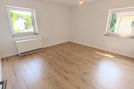 **Erdgeschoss, frisch renoviert und neues Tageslichtbad gewünscht? Dann schnell sein!** 3 zimmer