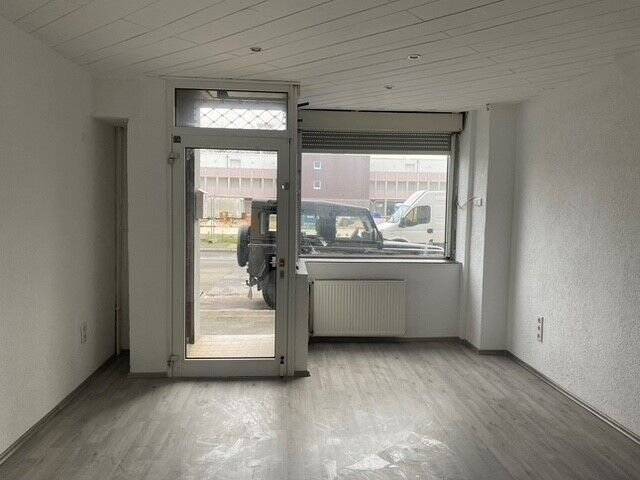 Modernisiertes Wohn- und Geschäftshaus, 488 qm vermietbare Fläche, 3 Garagen
