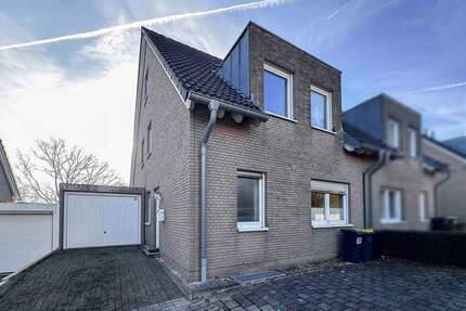 Stilvolles Familiendomizil in begehrter Feldrandlage mit Garage in Wuppertal 5 zimmer