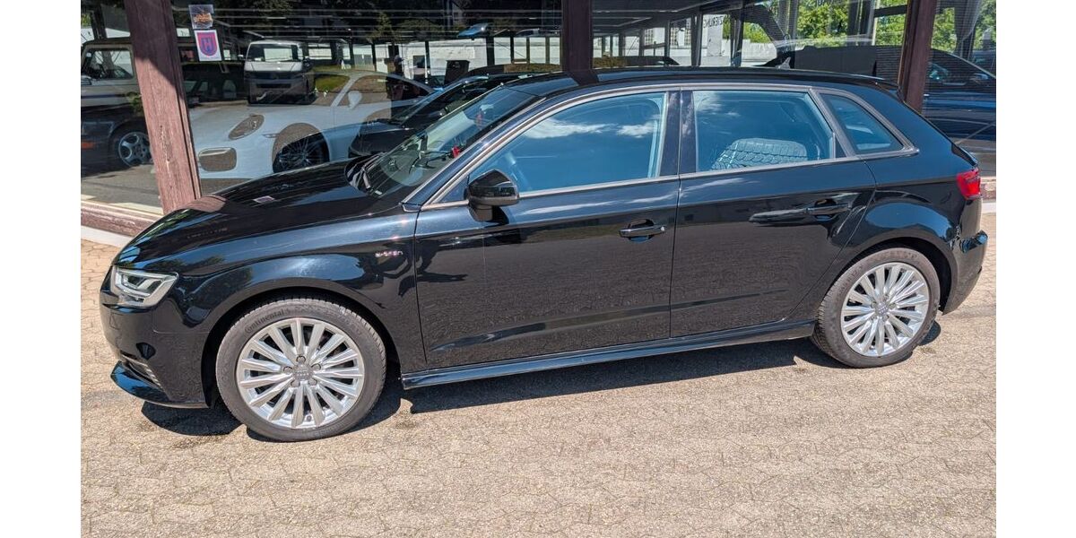 Audi A3 90.000 km 15.000 &euro; Ratingen 40880