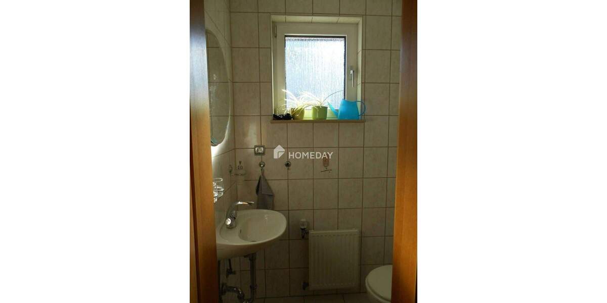 Charmante Doppelhaushälfte mit großem Grundstück und modernem Wohnkomfort 6 zimmer