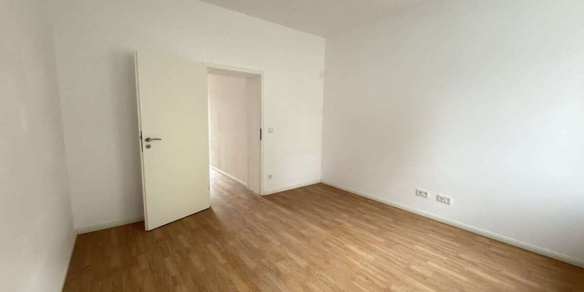 Exklusives Investment: Kernsaniertes Mehrfamilienhaus mit Balkon und Terrasse 10 zimmer