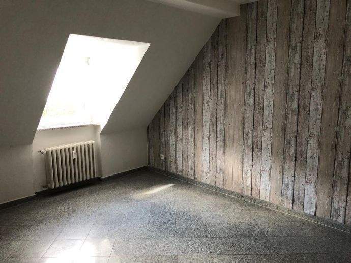 Gut geschnittene Maisonette-Wohnung! XL-Wohnung in GE-Horst im DG sucht Mieter - 4,5 Zi. 85m² im 3.OG 4 zimmer
