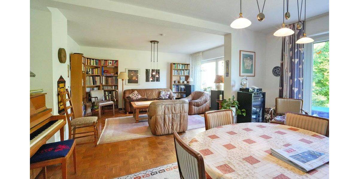 Familienfreundliche Doppelhaushälfte auf großem Erbpachtgrundstück in Stadtgarten-Nähe 6 zimmer