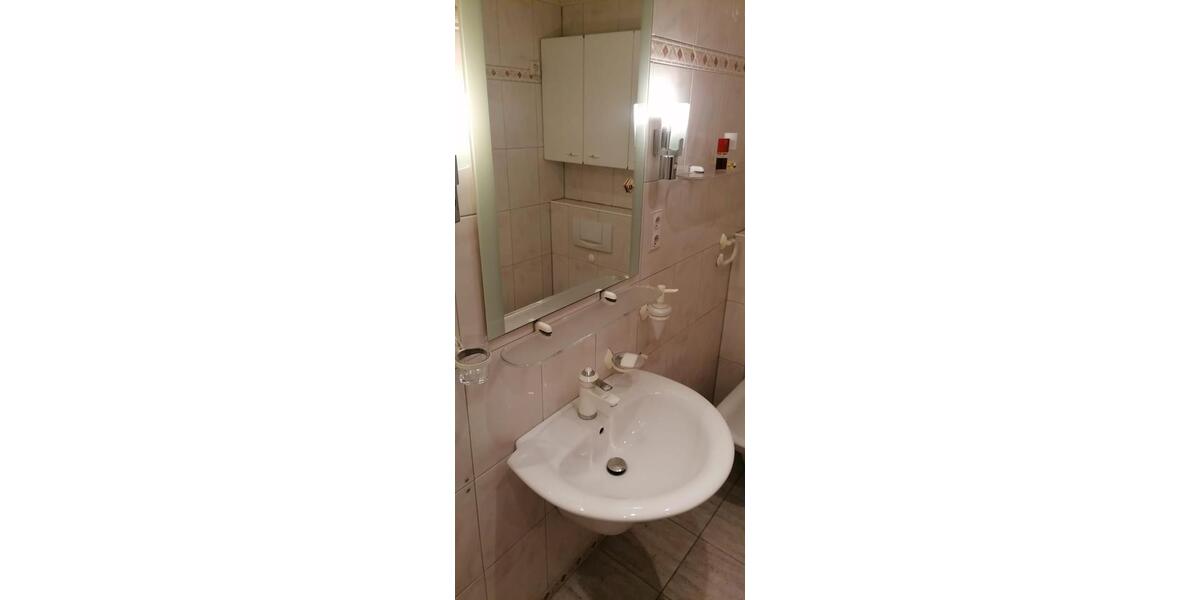 Hochparterre Ratingen Tiefenbroich - 2 Zimmer, 64 m&sup2;, 210.000&euro; | Angebot:26959481