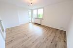 **Frisch renoviert: +Balkon +neuer Laminat +weiße Wände +neues Tageslichtbad +großzügig** 3 zimmer