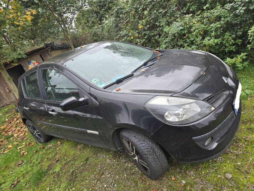 Renault Clio 200.000 km 970 € Duisburg 47259